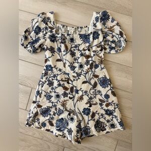 Rachel Zoe Blue and white  Floral Romper jumpsuit women puff sleeve size 6